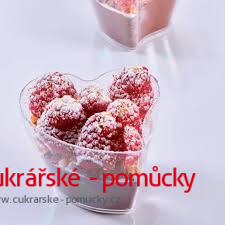 PLASTOVÝ KELÍMEK LOVE  100 ml