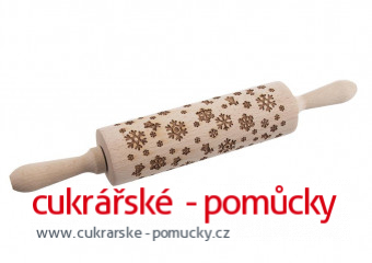 DŘEVĚNÝ VÁLEČEK MOTIV VLOČKY